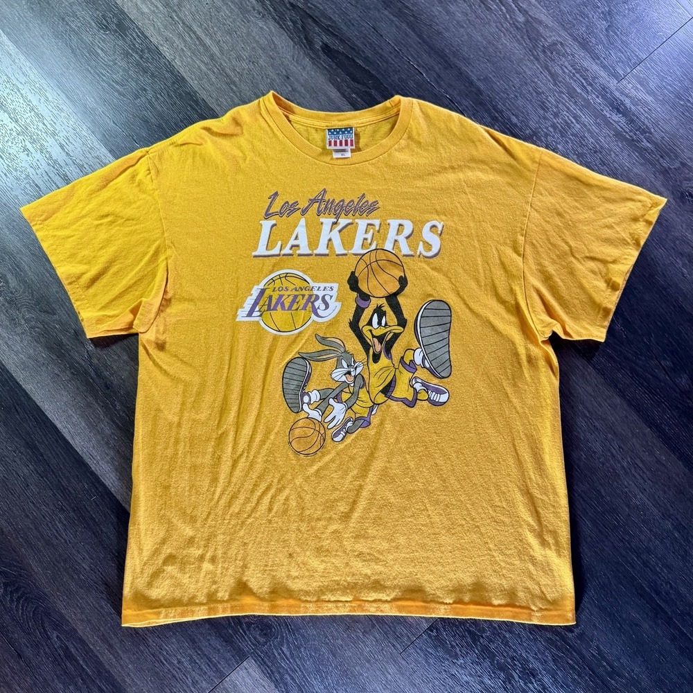 Los Angeles Lakers Looney Tunes X Junk Food T-Shirt XL Bugs Bunny Daffy Duck‎